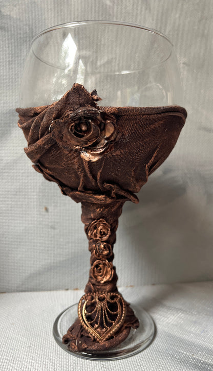 Glasses: Goblet Gin