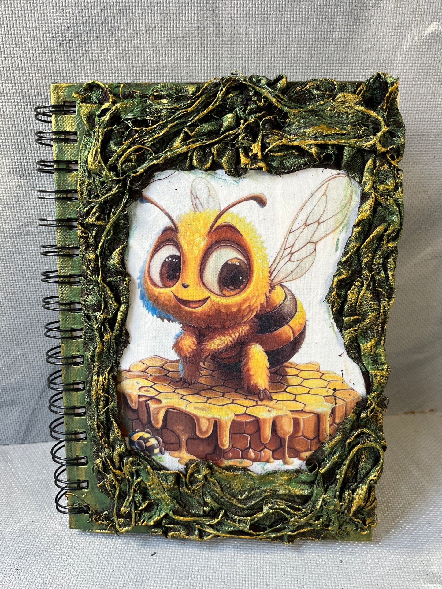 A5 journal: Bee