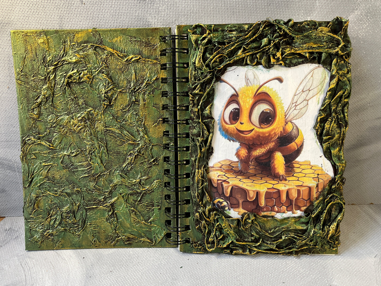 A5 journal: Bee