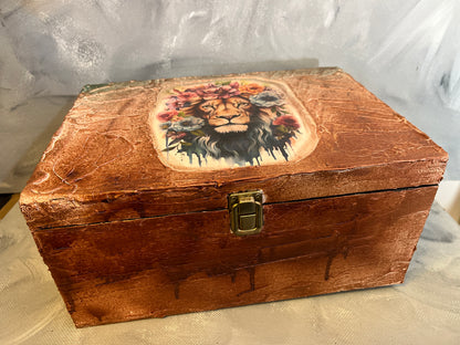 Storage box/Chest: Keep-Sake Box/Chest
